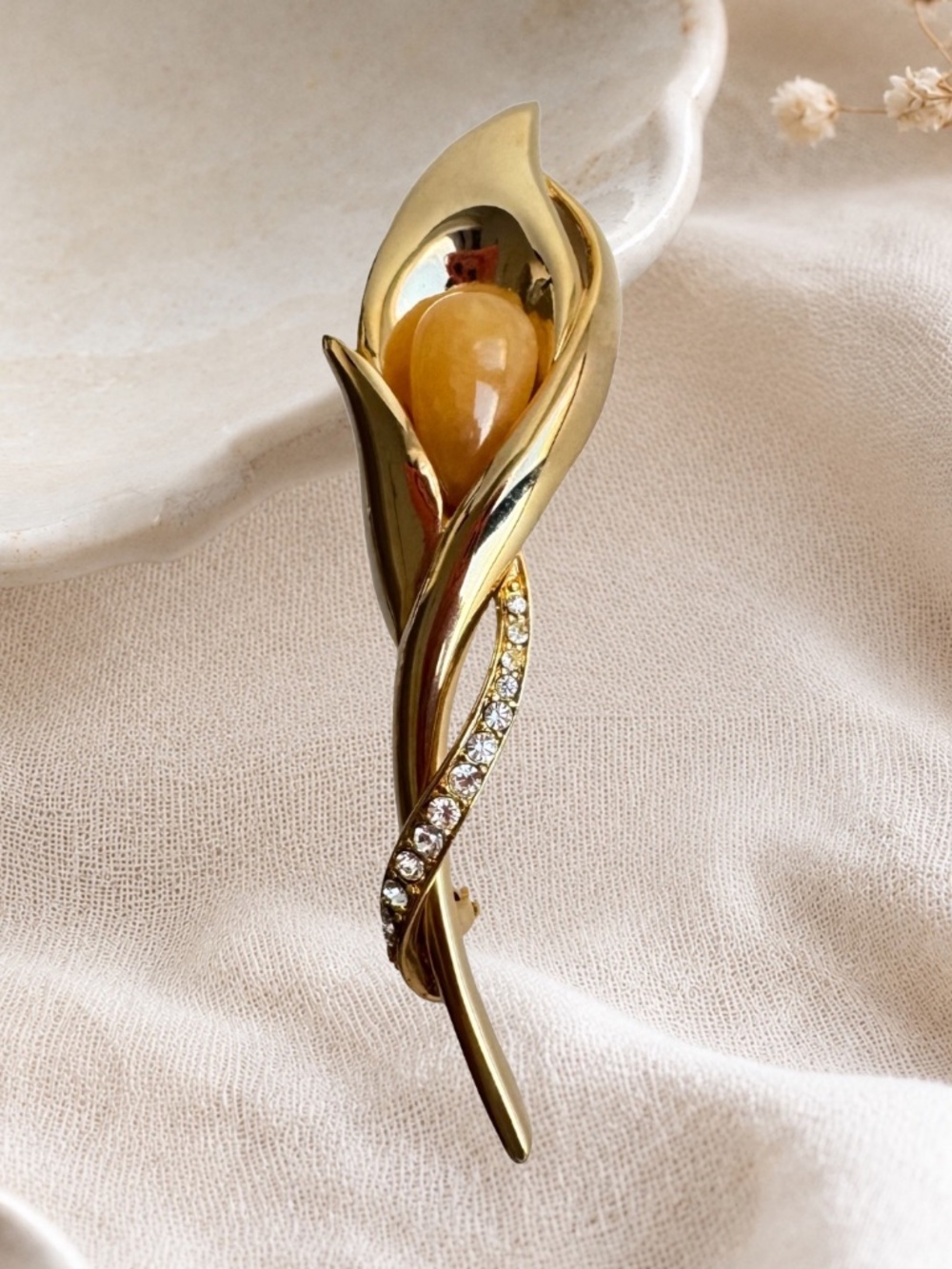 Vendome Calla Lily Brooch Lucite Rhinestone Gold Tone Floral Statement Pin Vtg
